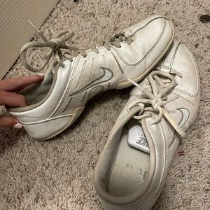 Nike cheer shoes